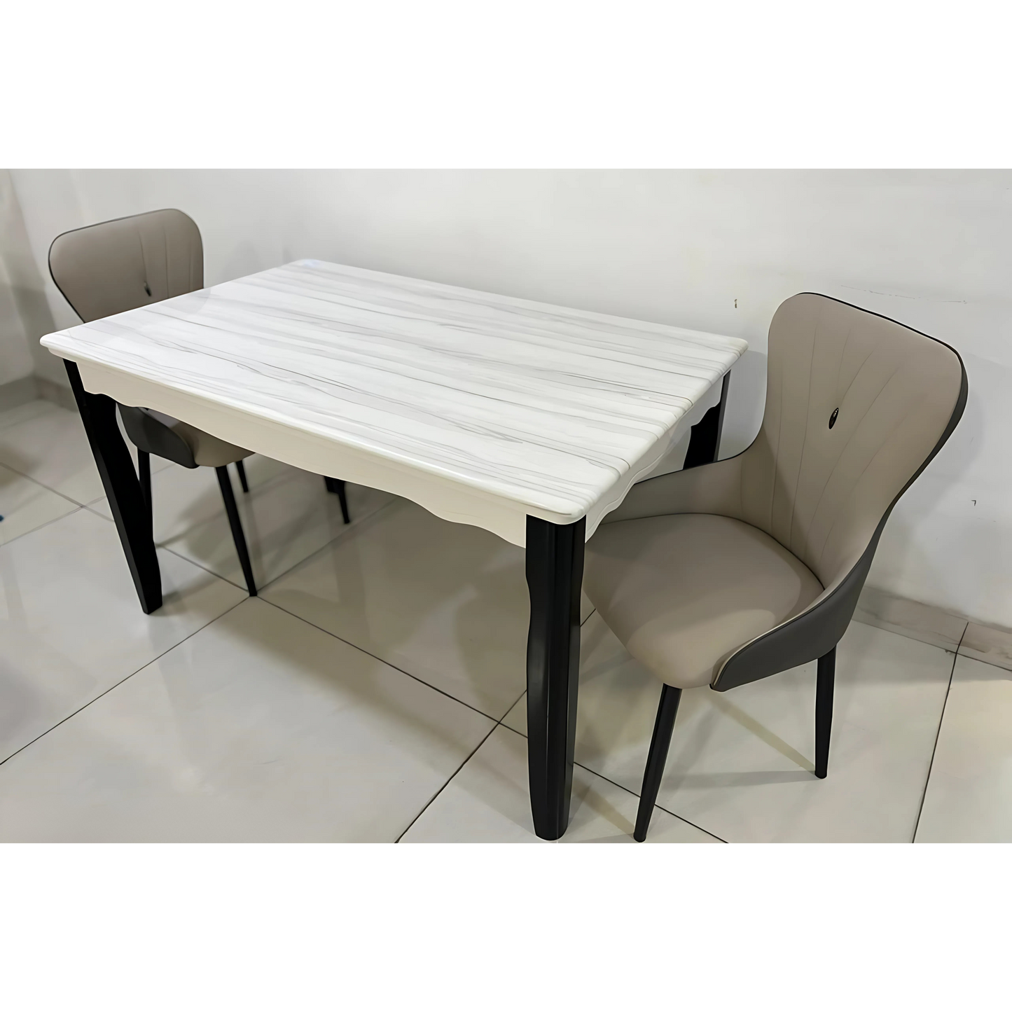 Quartz Aura Dining Table
