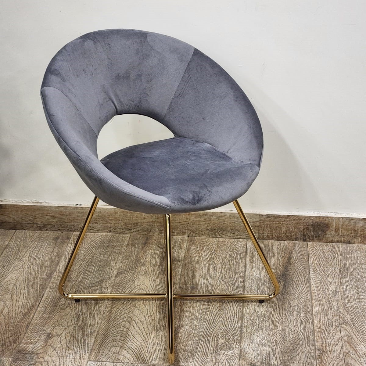 Astrae Grey Curve Chair