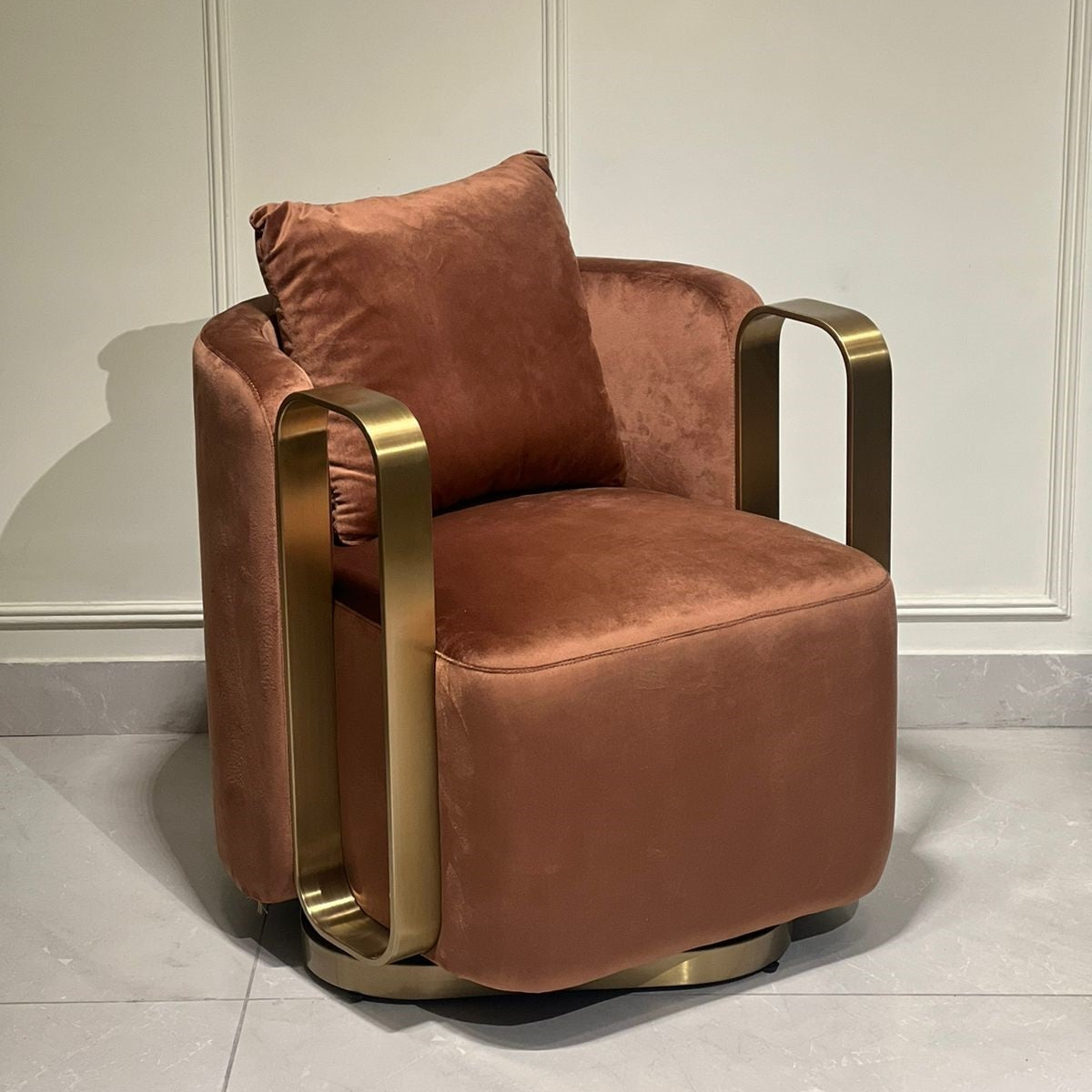 Mocha brown velvet leisure lounge chair with curved gold metal arms – TAS Living
